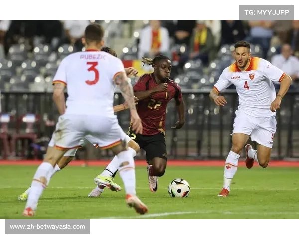 德布劳内配偶晒聚会美照 显示幸福生活与友谊的真谛