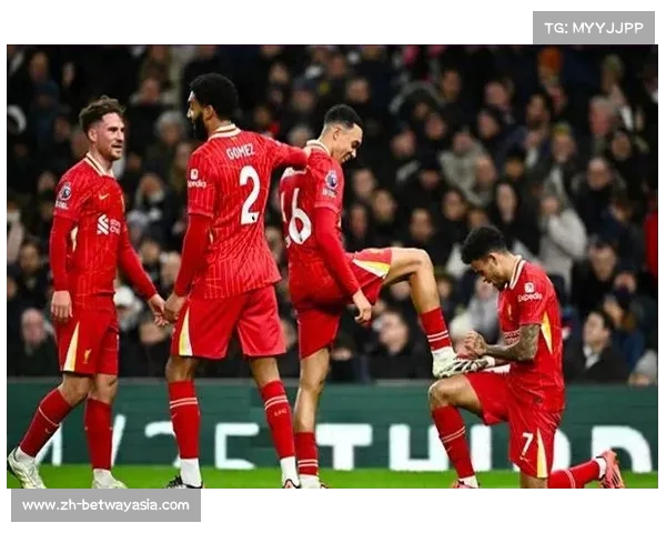 英超激战 利物浦主场2-1逆转热刺 萨拉赫双响凯恩破门绝杀无果